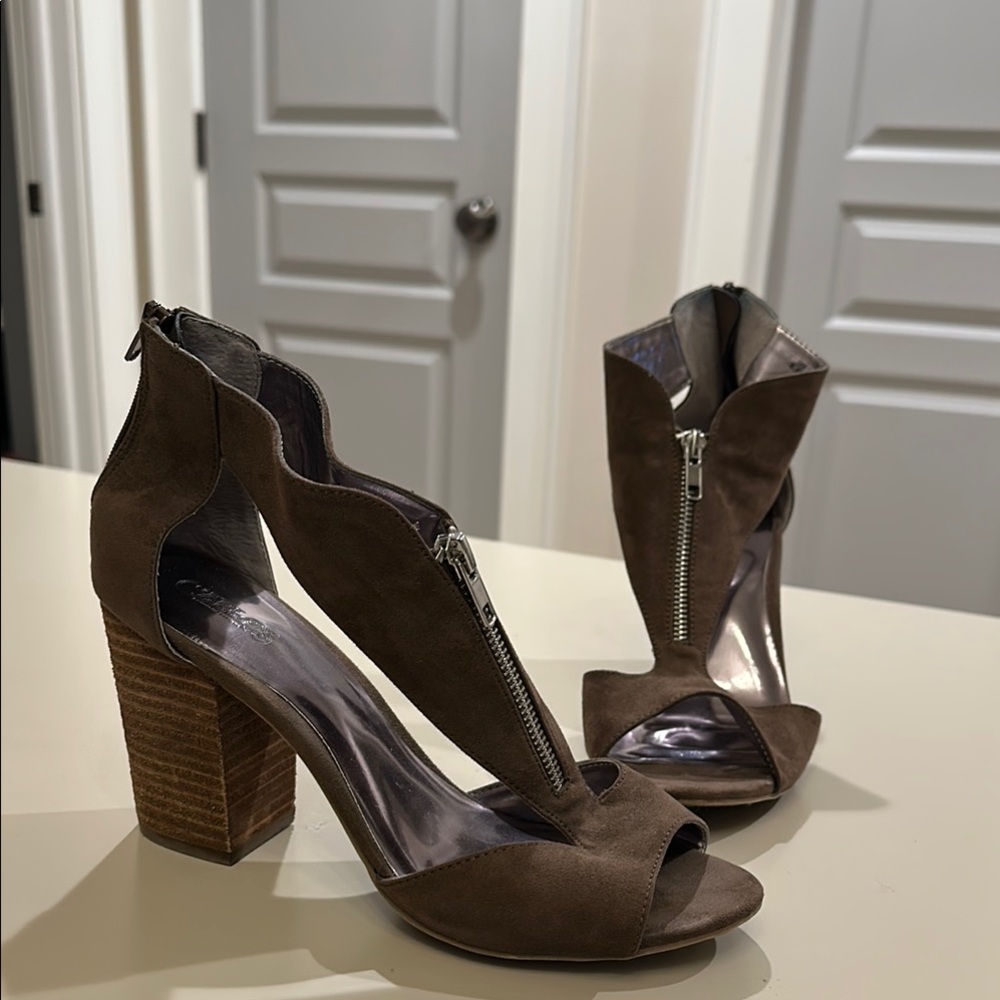 Carlos by Carlos Santana Brown Heels with Ankle Strap Open Toe Block Heel